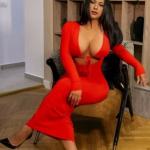 Kristina, mit einem Mega Busen, bietet 100 % Girlfriendsex. Bild