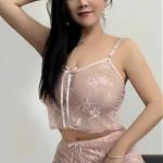 Alice, vollbusige Asiatin will heute noch ficken. Bild