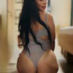 Anastasia 29, eine geile Granate im Bett. Bild