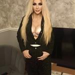 Simona, sucht am liebsten Soforttreffen. Angebote sie-sucht-ihn