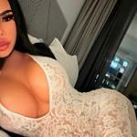 Kim, bildhübsche Frau von 22 Jahren. Bild